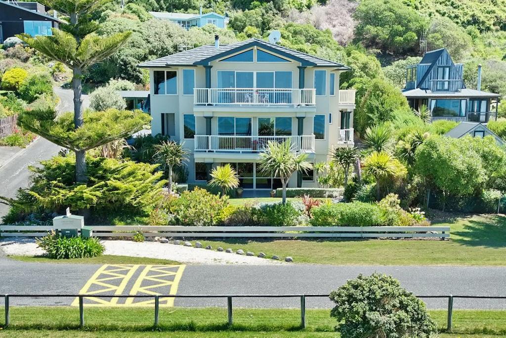Gore Bay Lodge Christchurch Exterior foto